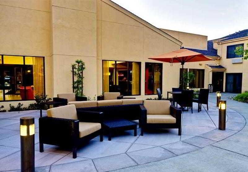 Courtyard By Marriott Hotel 3*